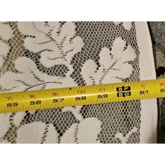 Antique Vtg Handmade Lace Estate Oval Tablecloth w/ Cutwork Leaf & Acorn Design - Picture 7 of 7